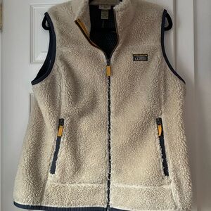 L.L. Bean women’s Off-White Cream Sherpa Vest size Large